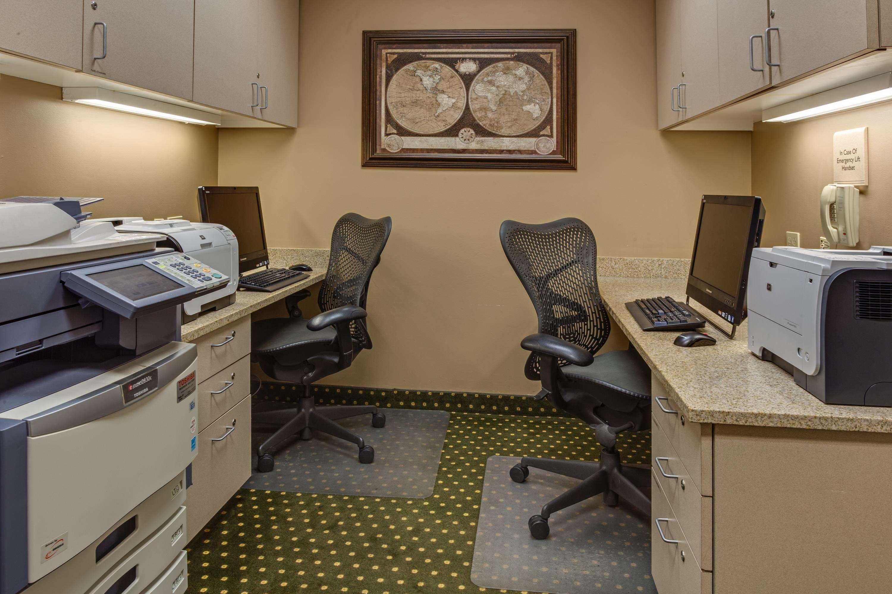 Hilton Garden Inn Cleveland Airport Fairview Park Екстер'єр фото