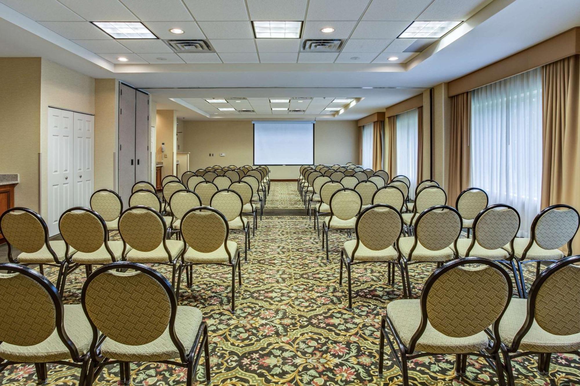 Hilton Garden Inn Cleveland Airport Fairview Park Екстер'єр фото