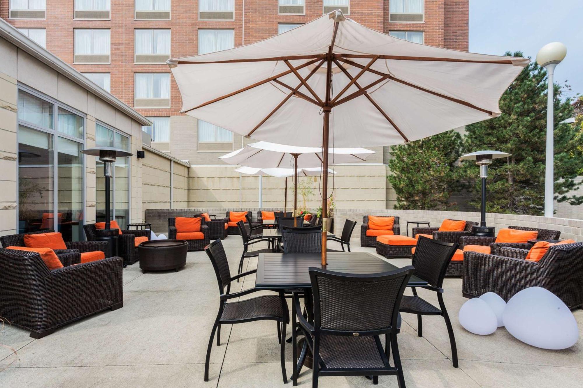 Hilton Garden Inn Cleveland Airport Fairview Park Екстер'єр фото